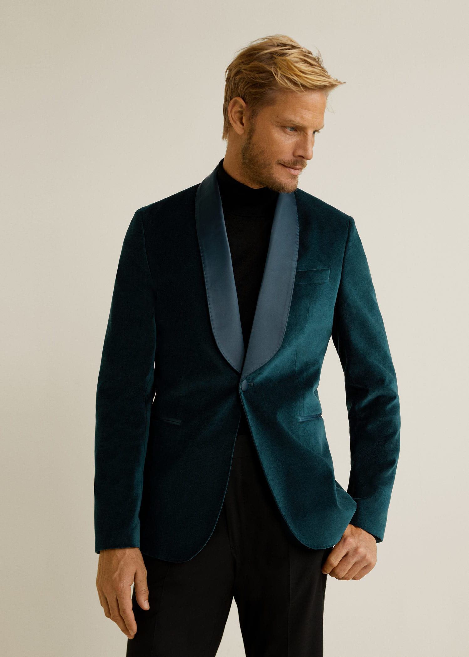 Slim-fit velvet suit blazer